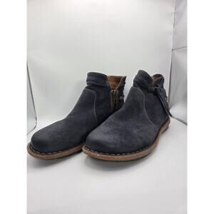 Born Wynter comfort ankle booties in navy blue suede Size 7.5 Gorpcore Outdoors